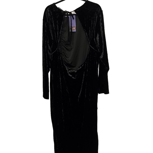 Future Collective Black Crushed Velvet Midi Length Dress Size: 4X - Picture 4 of 8